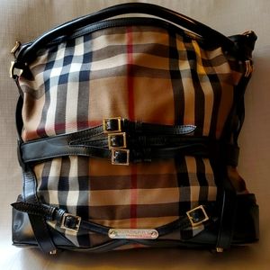Burberry purse large